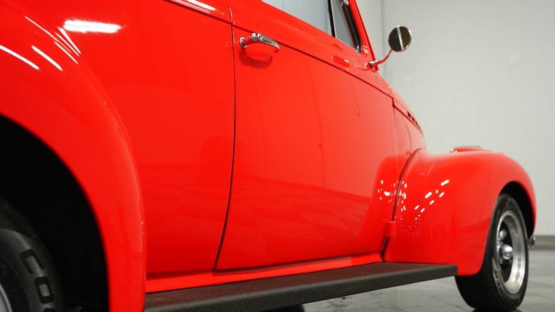 Chevrolet-Master-deluxe-1940-Race-Red-Cream-14