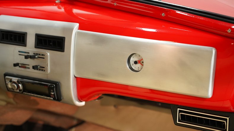 Chevrolet-Master-deluxe-1940-Race-Red-Cream-41