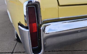 Chevrolet-Monte-Carlo-1970-2-Door-12