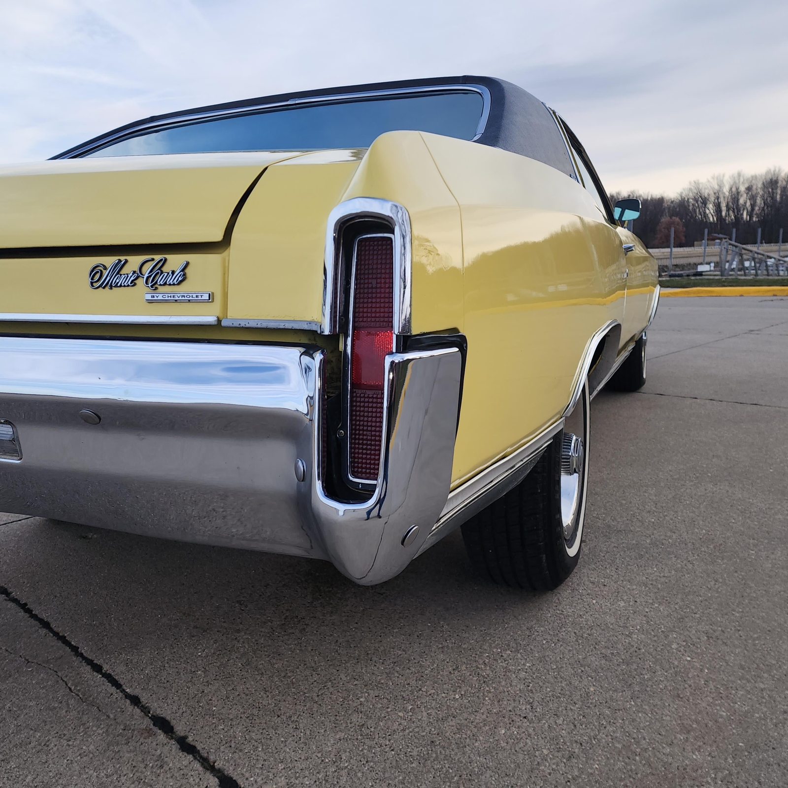Chevrolet-Monte-Carlo-1970-2-Door-14