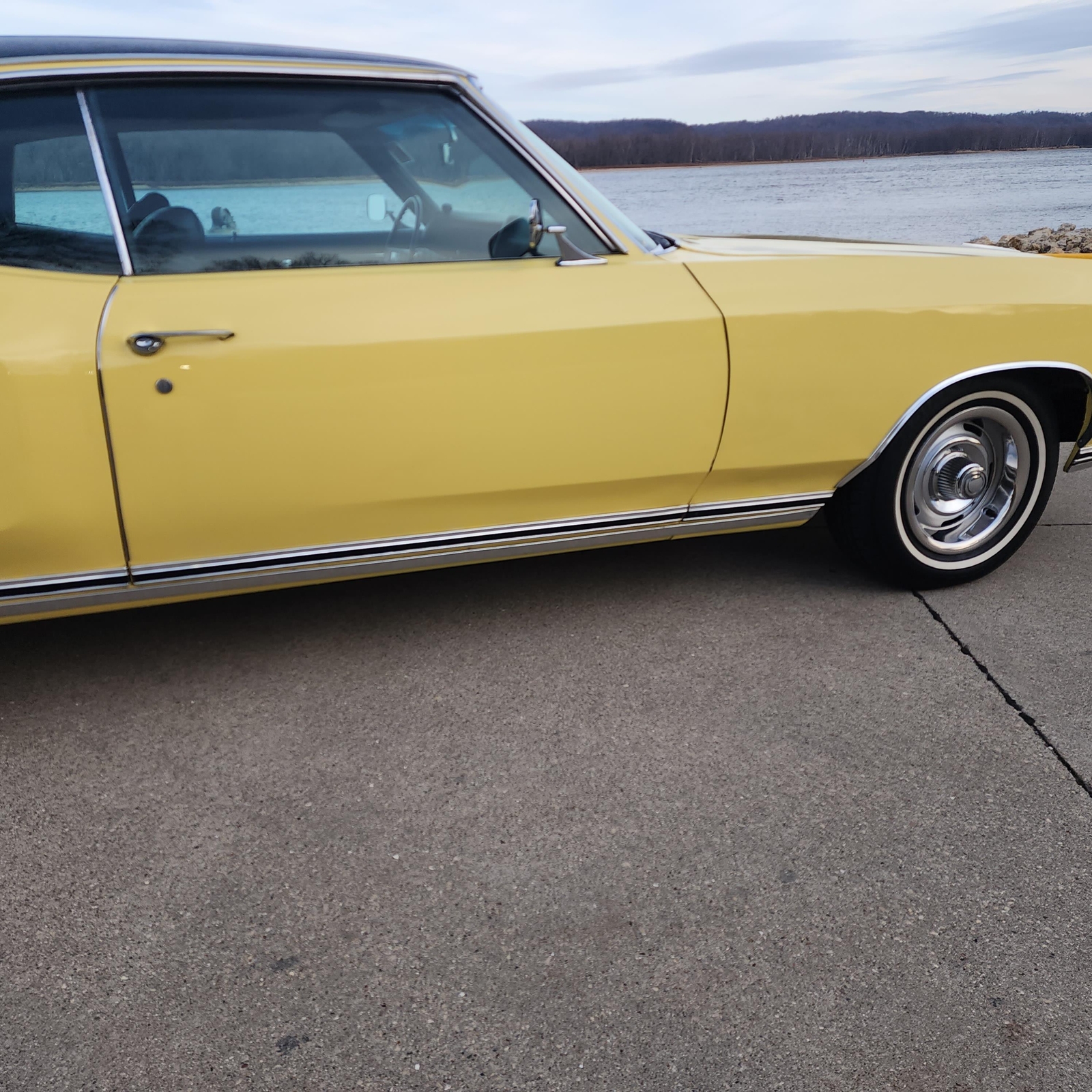 Chevrolet-Monte-Carlo-1970-2-Door-2