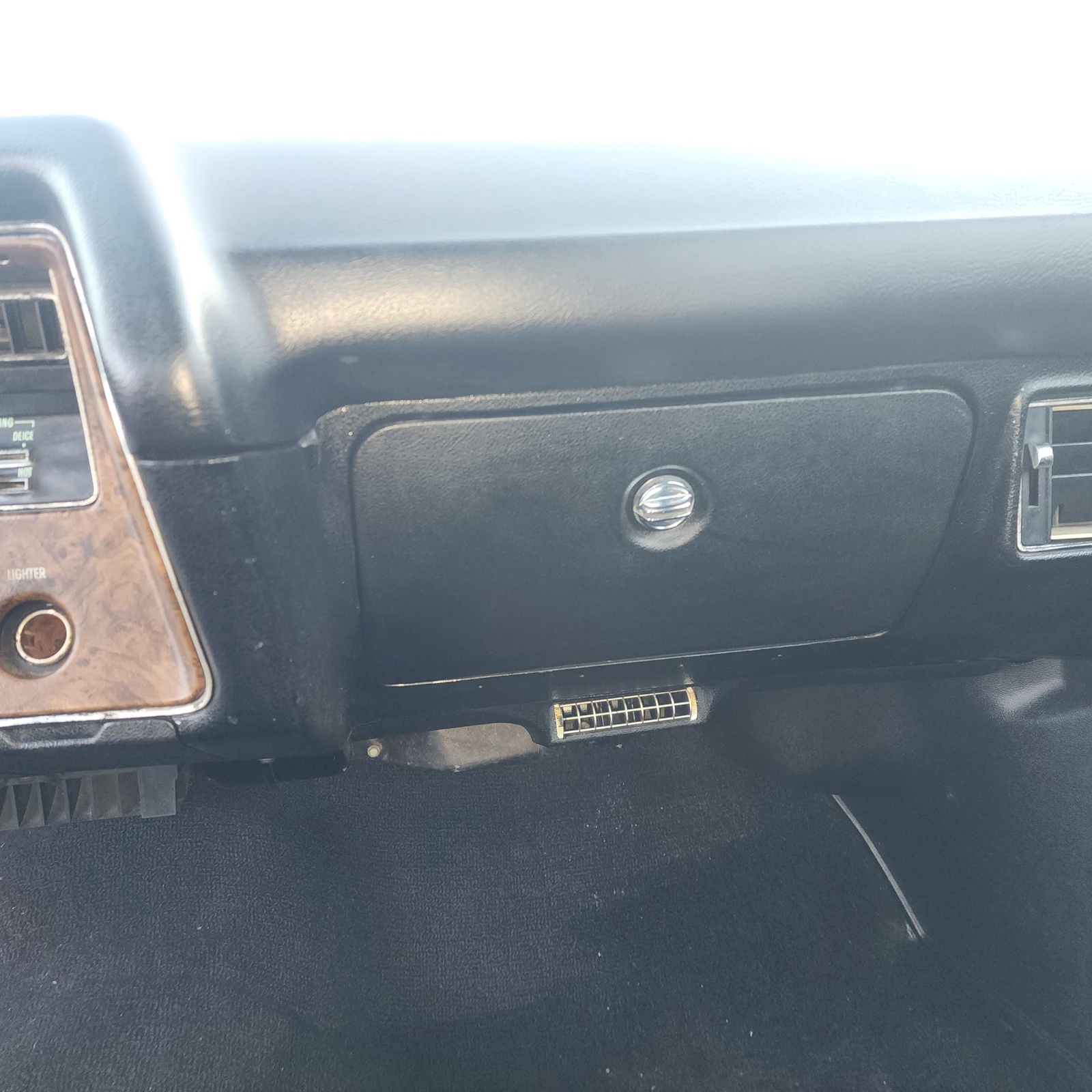 Chevrolet-Monte-Carlo-1970-2-Door-29