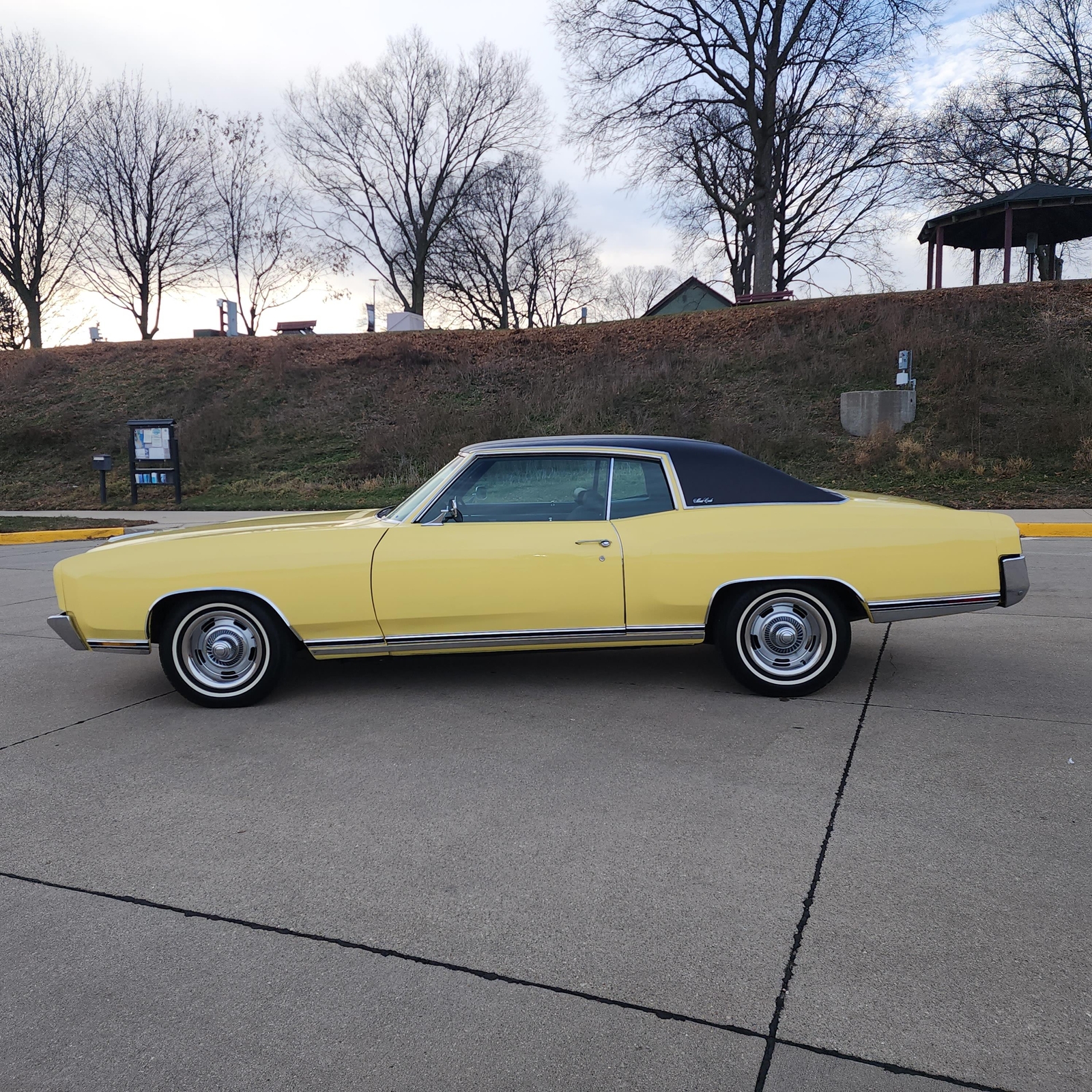 Chevrolet-Monte-Carlo-1970-2-Door-8