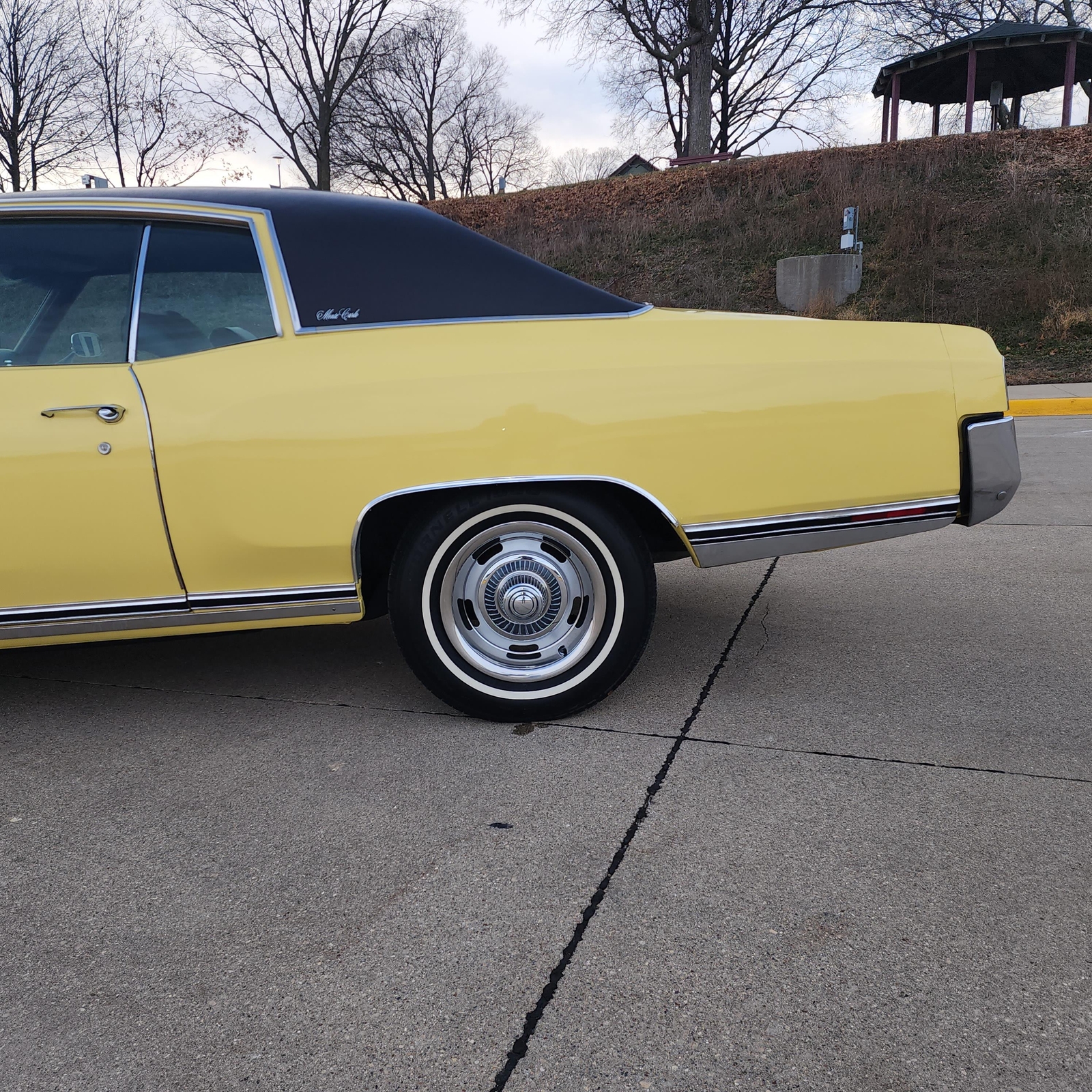 Chevrolet-Monte-Carlo-1970-2-Door-9