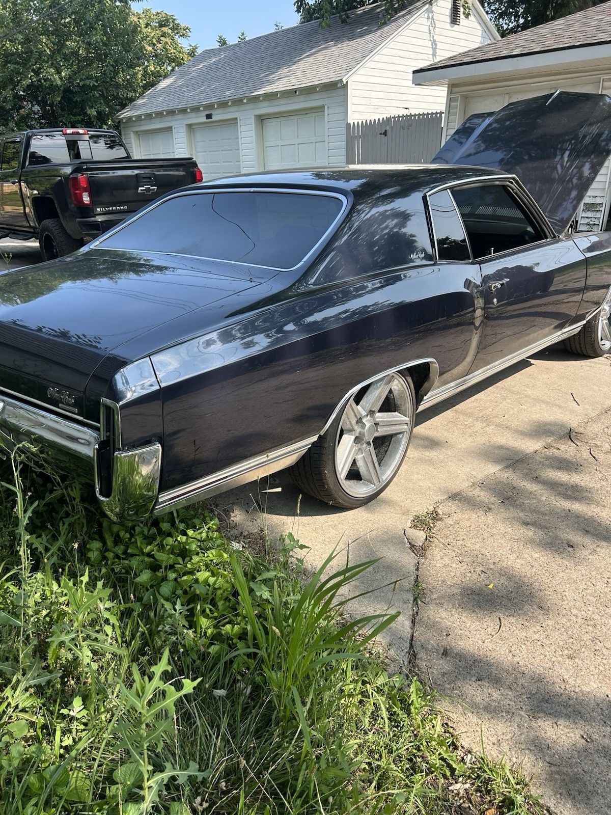 Chevrolet-Monte-Carlo-1971-2