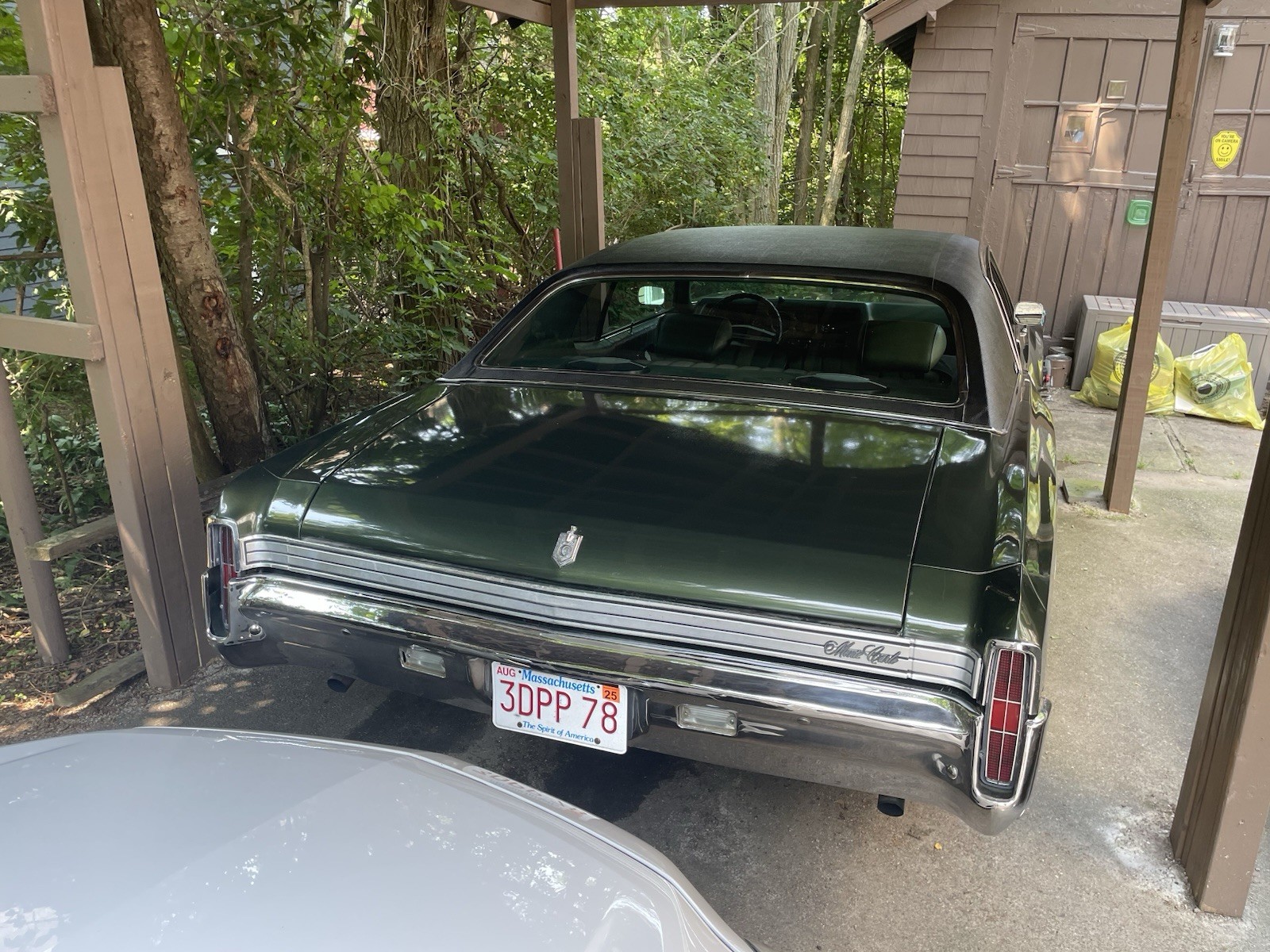 Chevrolet-Monte-Carlo-1972-Coupe-2