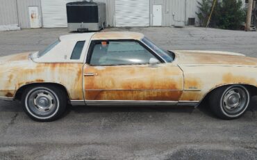 Chevrolet-Monte-Carlo-1973-Coupe-1