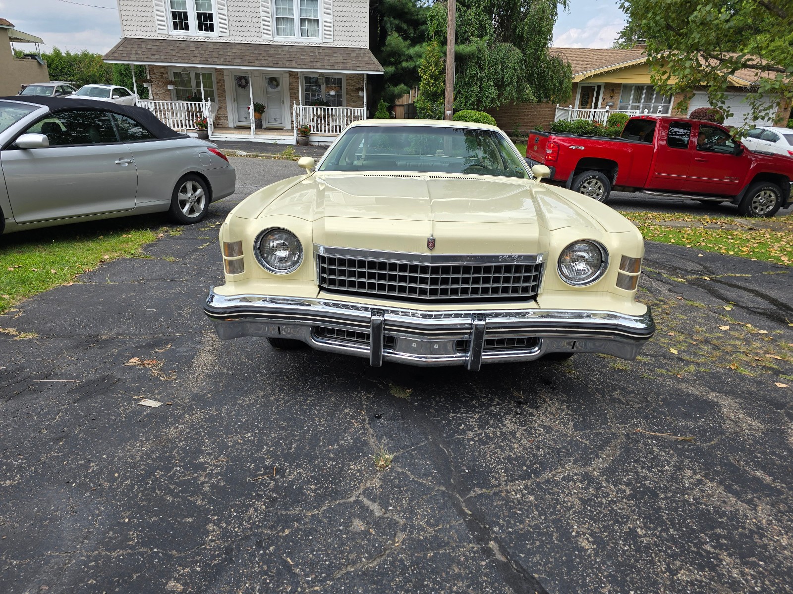 Chevrolet-Monte-Carlo-1974-Coupe-1
