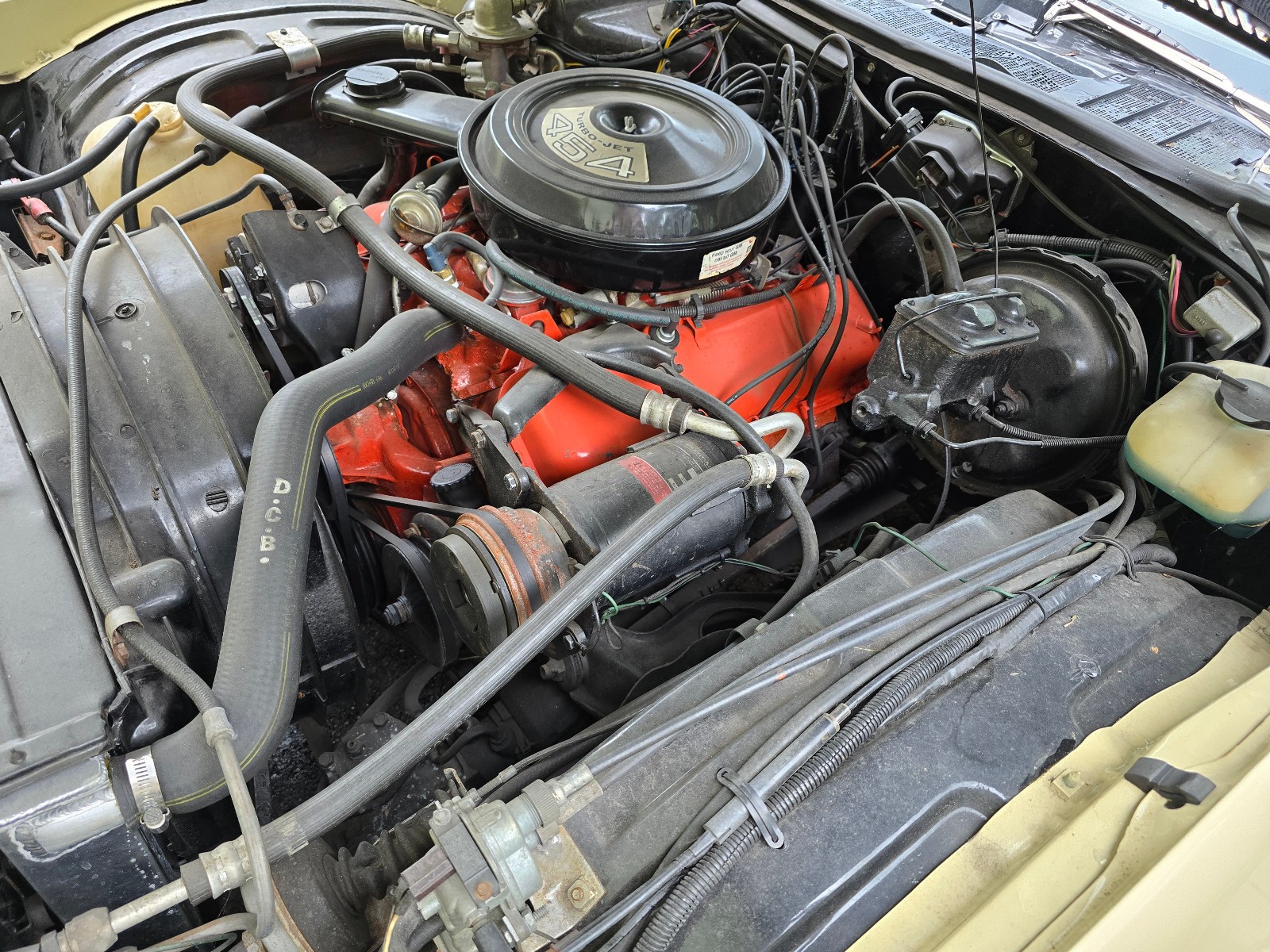 Chevrolet-Monte-Carlo-1974-Coupe-10