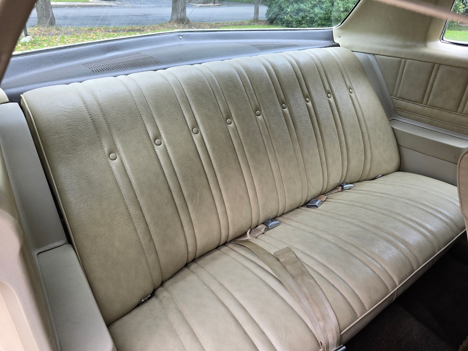 Chevrolet-Monte-Carlo-1974-Coupe-13