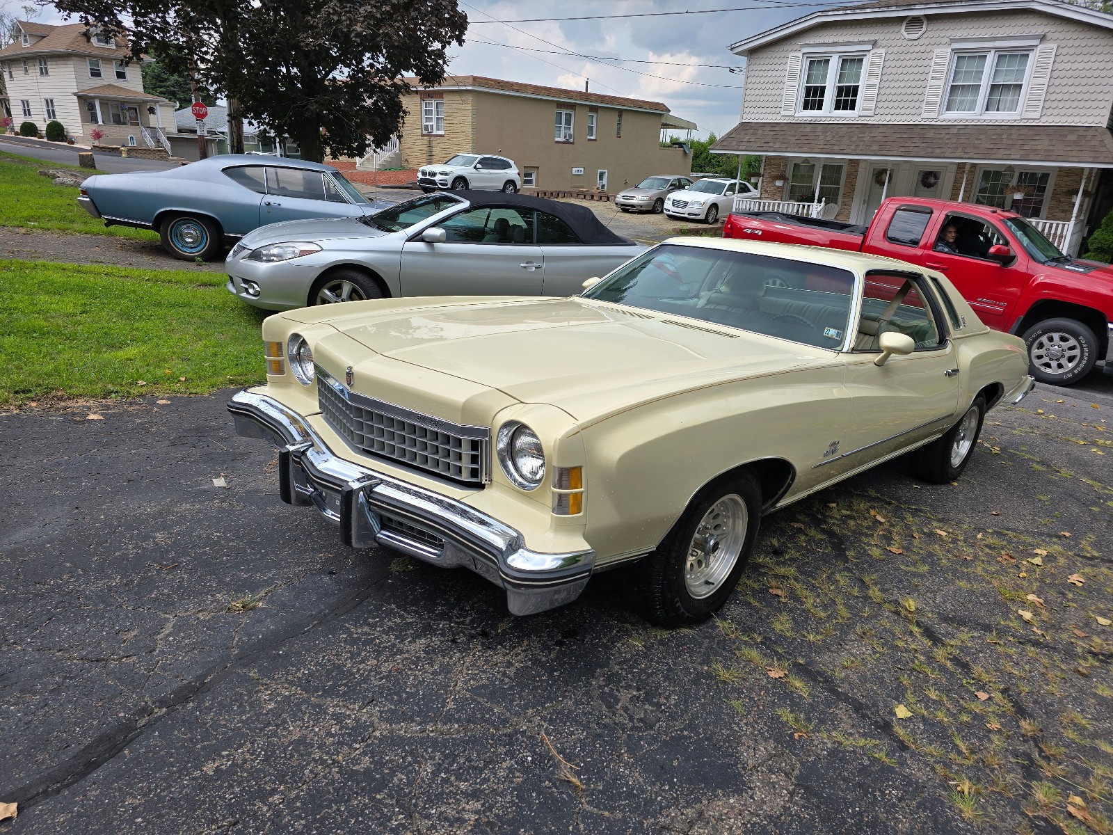 Chevrolet-Monte-Carlo-1974-Coupe-2