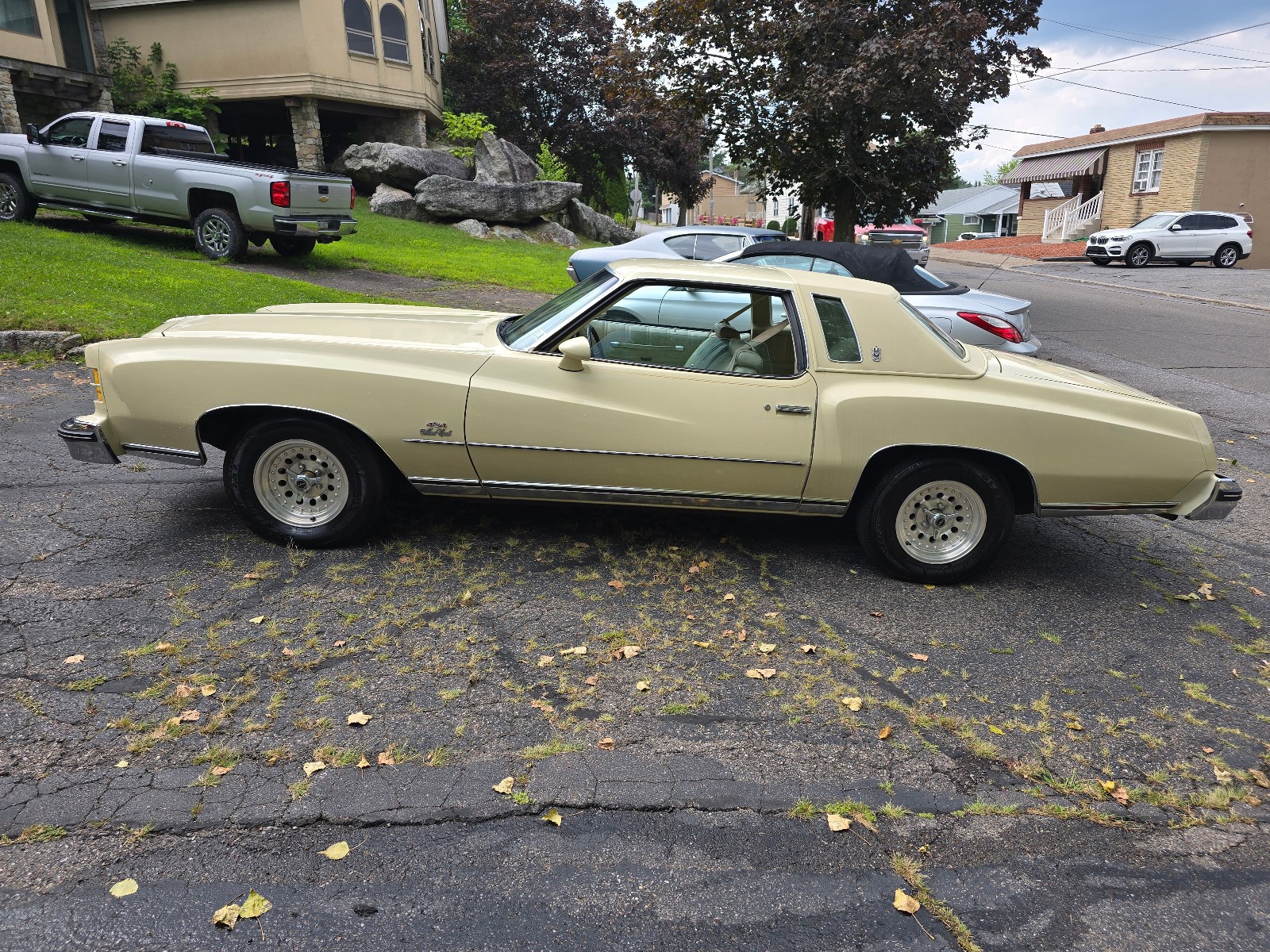 Chevrolet-Monte-Carlo-1974-Coupe-3