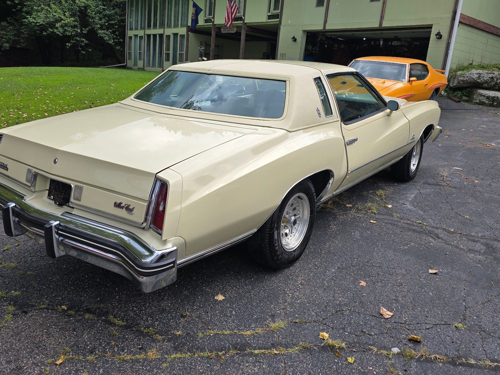 Chevrolet-Monte-Carlo-1974-Coupe-6
