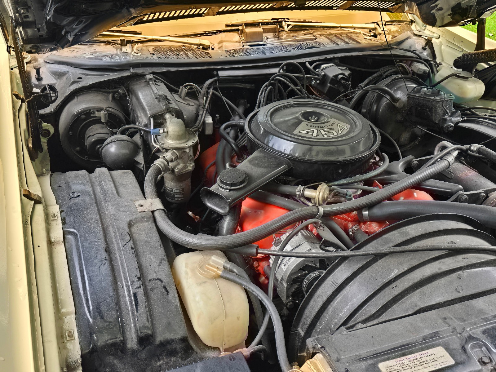 Chevrolet-Monte-Carlo-1974-Coupe-8