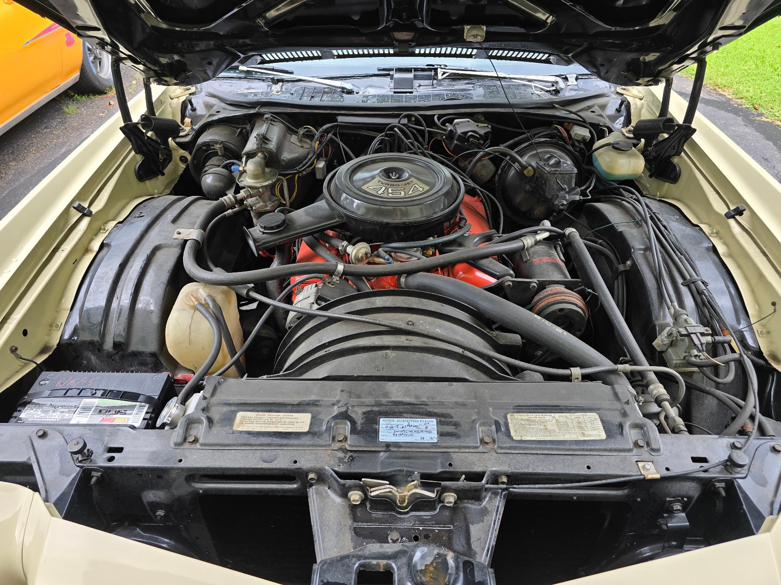 Chevrolet-Monte-Carlo-1974-Coupe-9