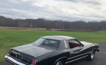 Chevrolet-Monte-Carlo-1977-Coupe-2