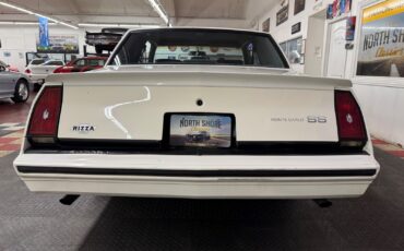 Chevrolet-Monte-Carlo-1984-Coupe-13