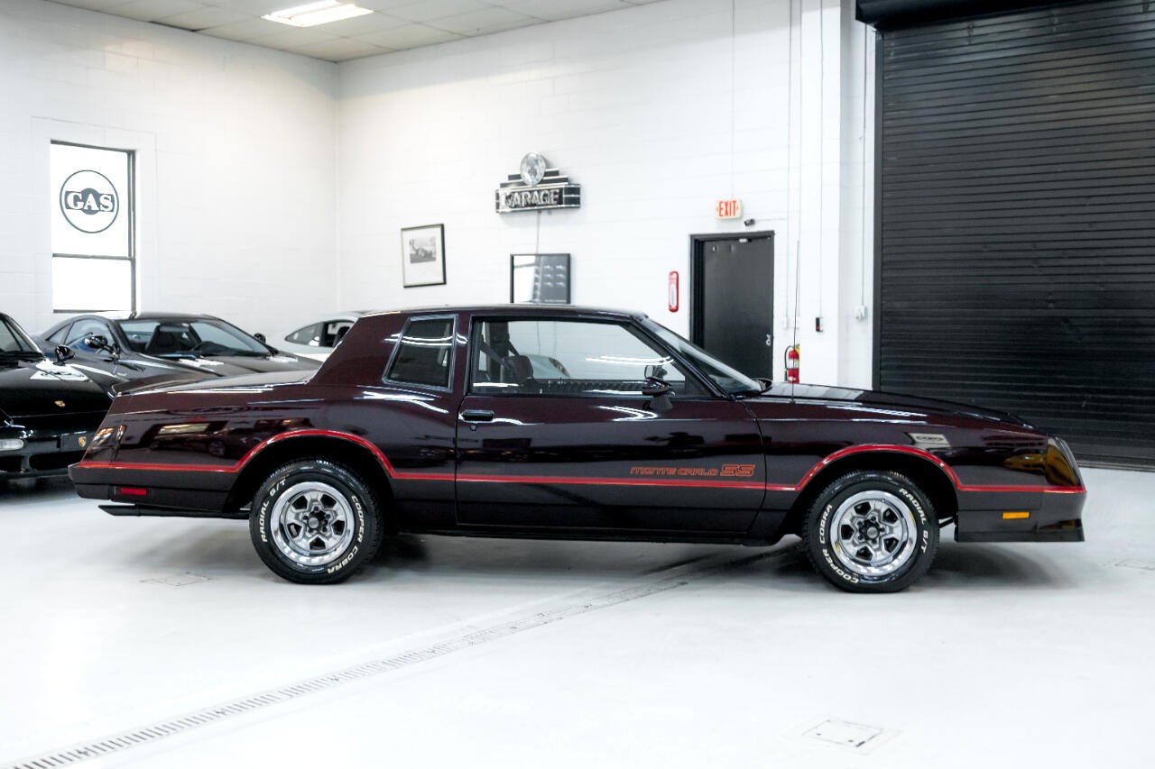 Chevrolet-Monte-Carlo-1985-Coupe-10