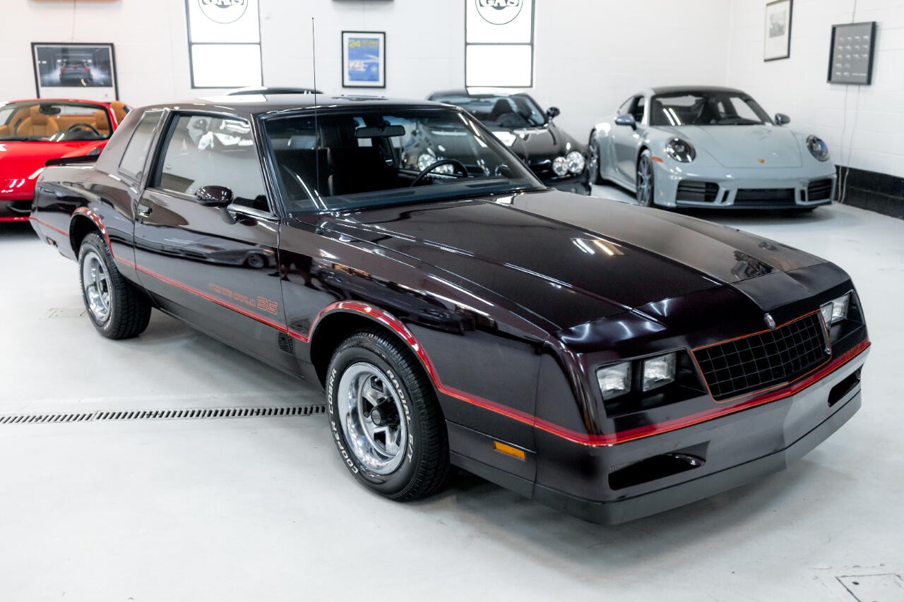 Chevrolet-Monte-Carlo-1985-Coupe-11