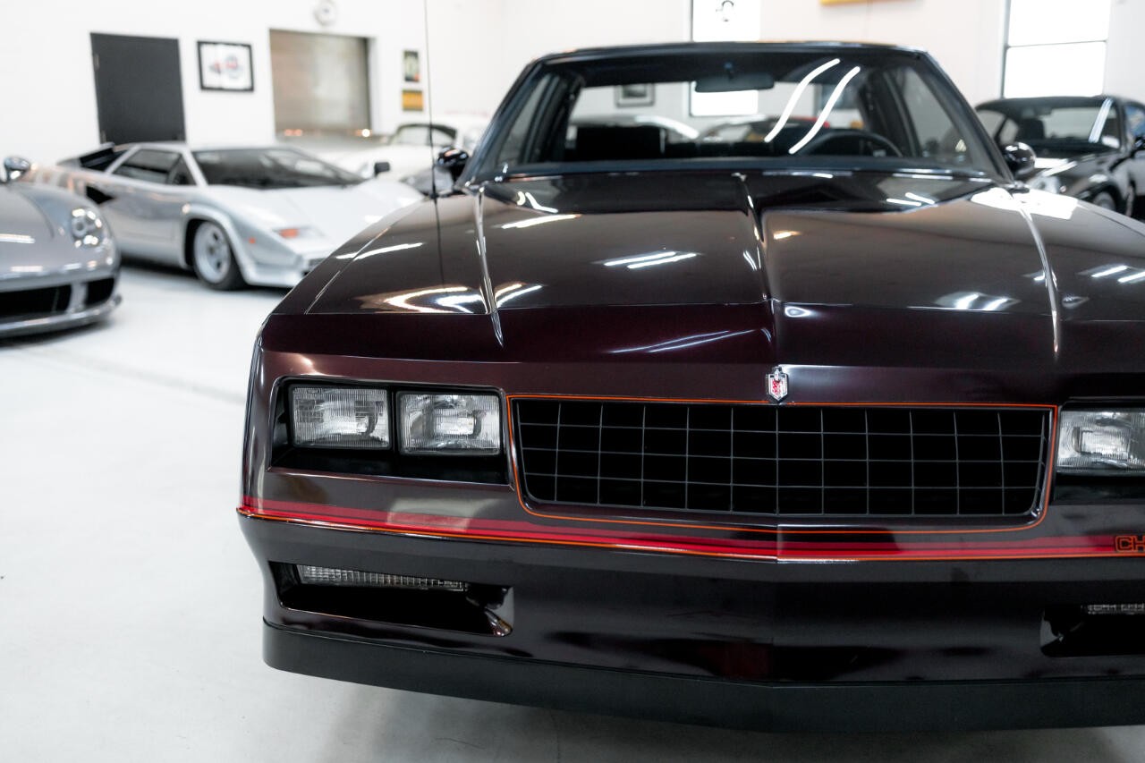 Chevrolet-Monte-Carlo-1985-Coupe-15