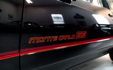 Chevrolet-Monte-Carlo-1985-Coupe-21