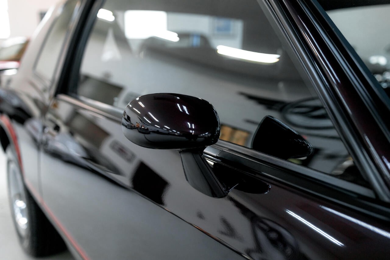 Chevrolet-Monte-Carlo-1985-Coupe-24
