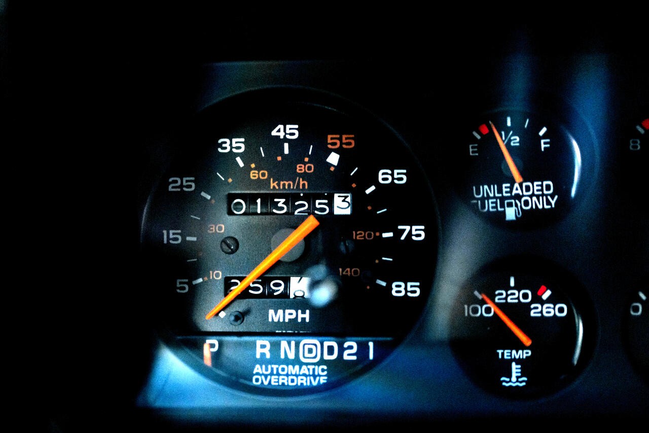 Chevrolet-Monte-Carlo-1985-Coupe-3