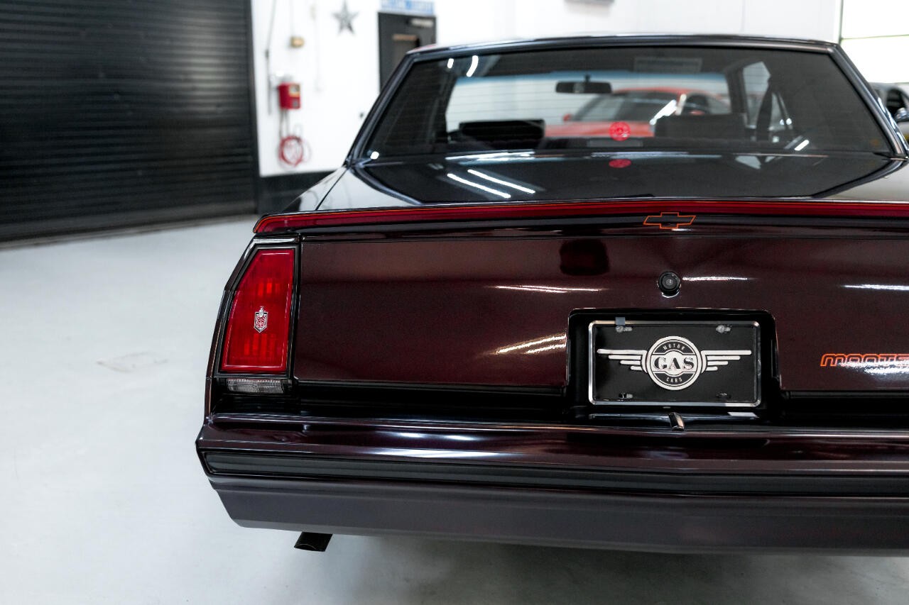 Chevrolet-Monte-Carlo-1985-Coupe-32