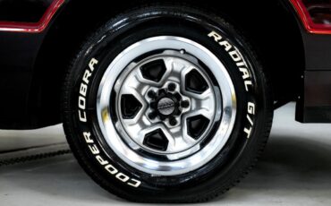 Chevrolet-Monte-Carlo-1985-Coupe-37
