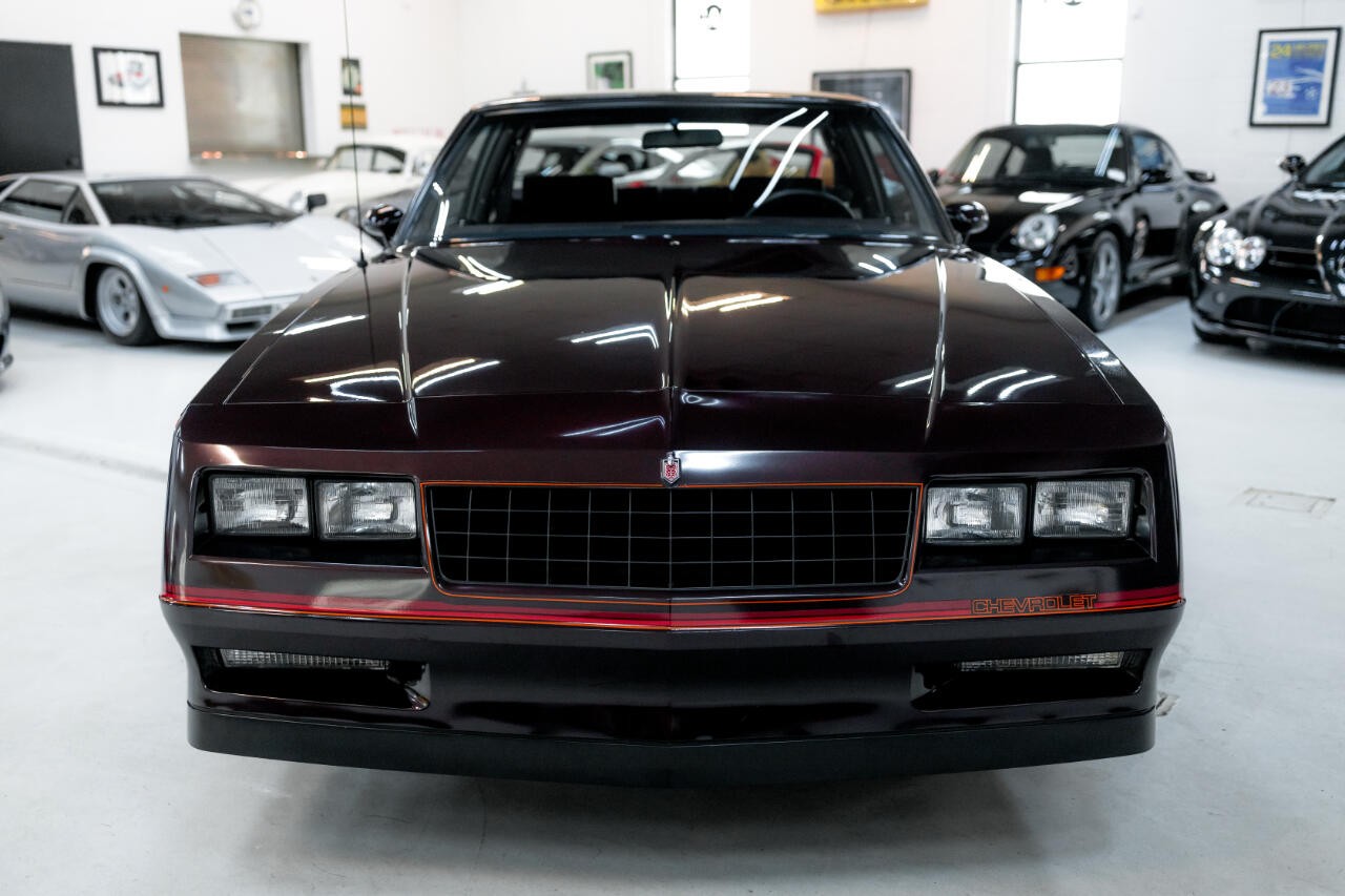 Chevrolet-Monte-Carlo-1985-Coupe-5