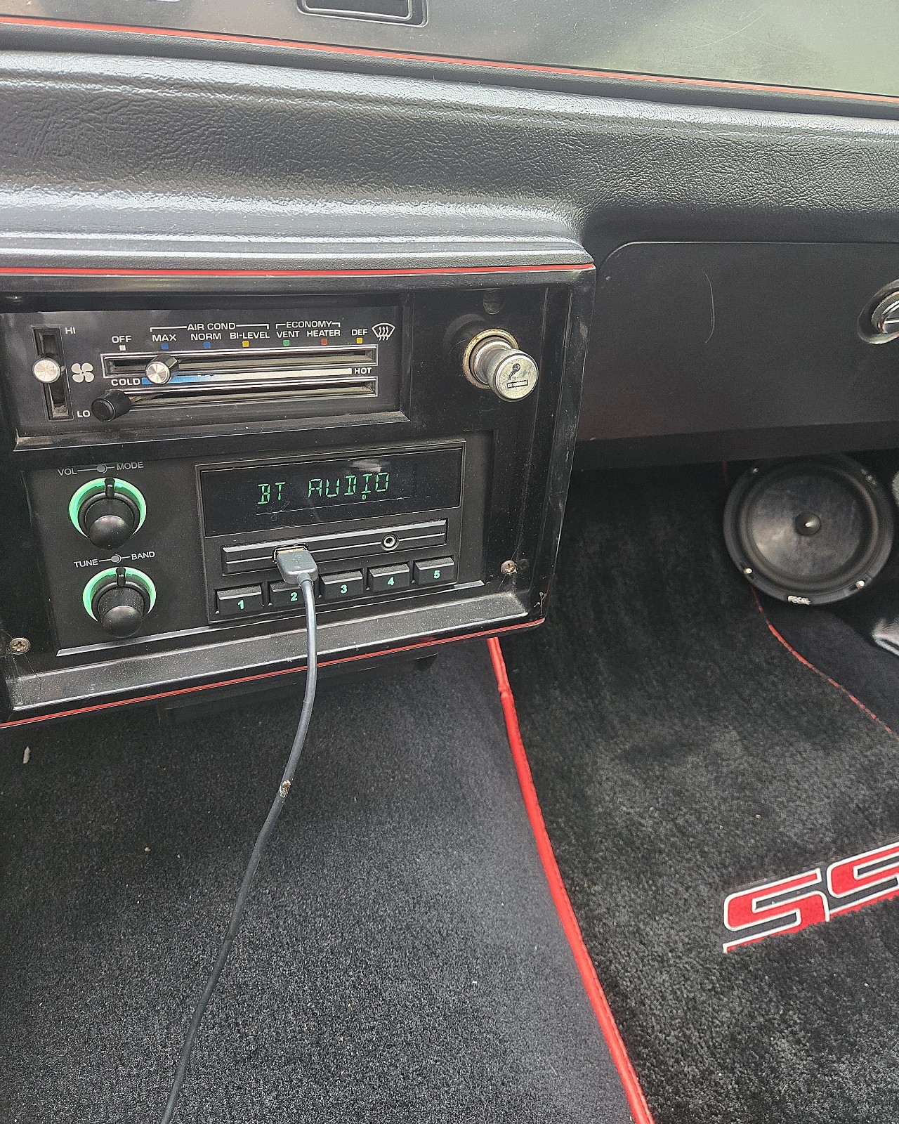 Chevrolet-Monte-Carlo-1987-14