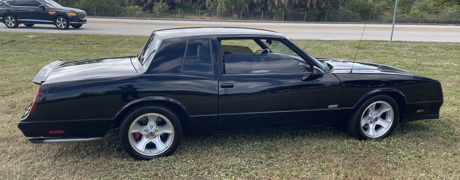Chevrolet-Monte-Carlo-1988-Coupe-2