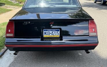Chevrolet-Monte-Carlo-1988-Coupe-2