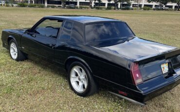Chevrolet-Monte-Carlo-1988-Coupe-4