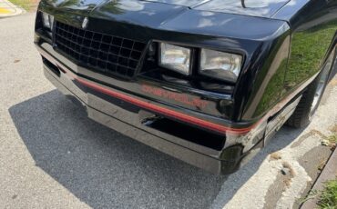 Chevrolet-Monte-Carlo-1988-Coupe-4