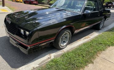 Chevrolet-Monte-Carlo-1988-Coupe-5