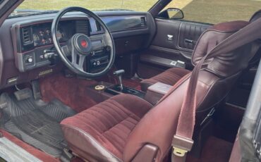Chevrolet-Monte-Carlo-1988-Coupe-6