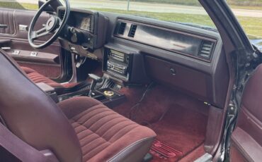 Chevrolet-Monte-Carlo-1988-Coupe-9