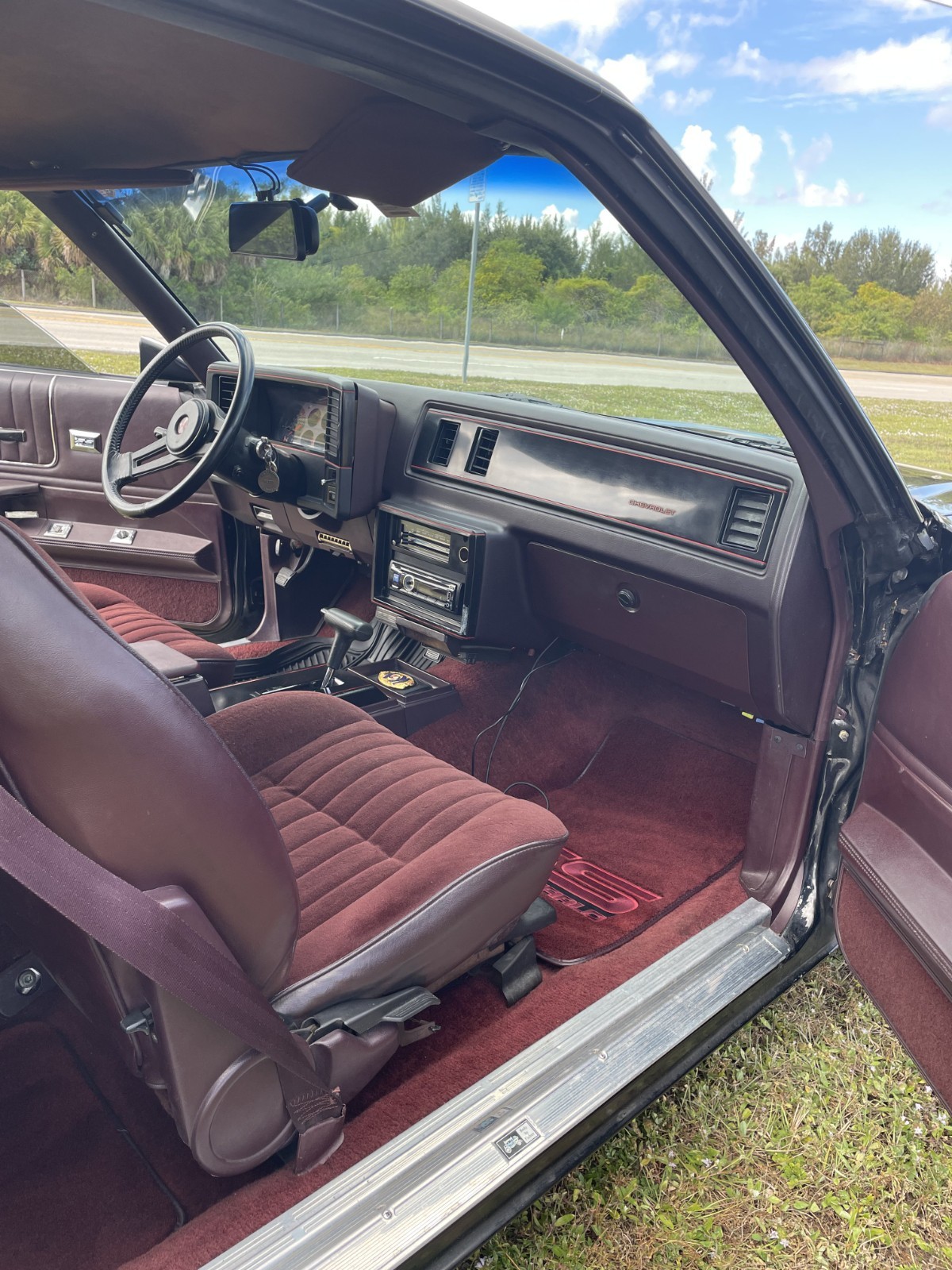Chevrolet-Monte-Carlo-1988-Coupe-9
