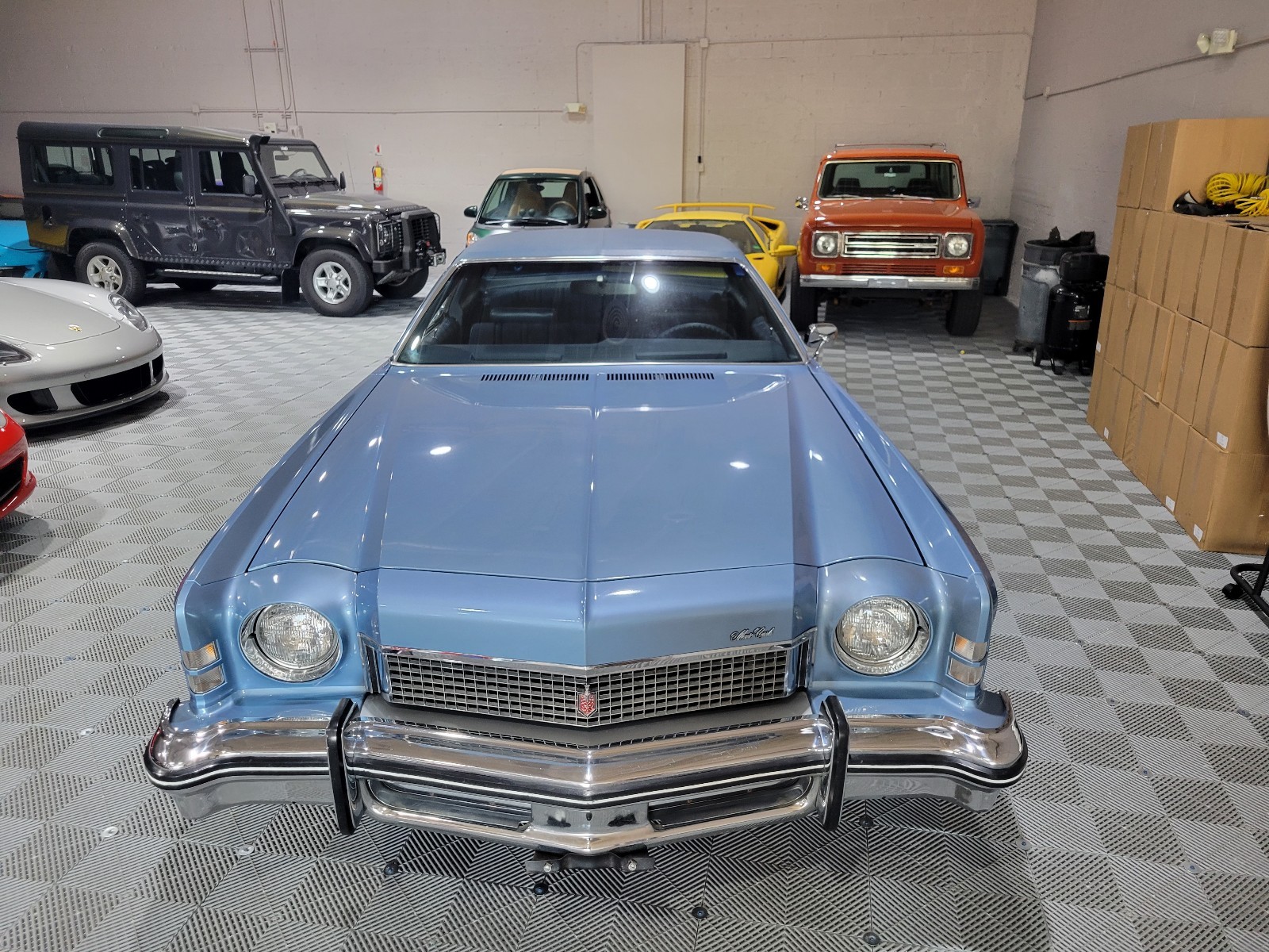 Chevrolet-Monte-Carlo-Coupe-1973-1