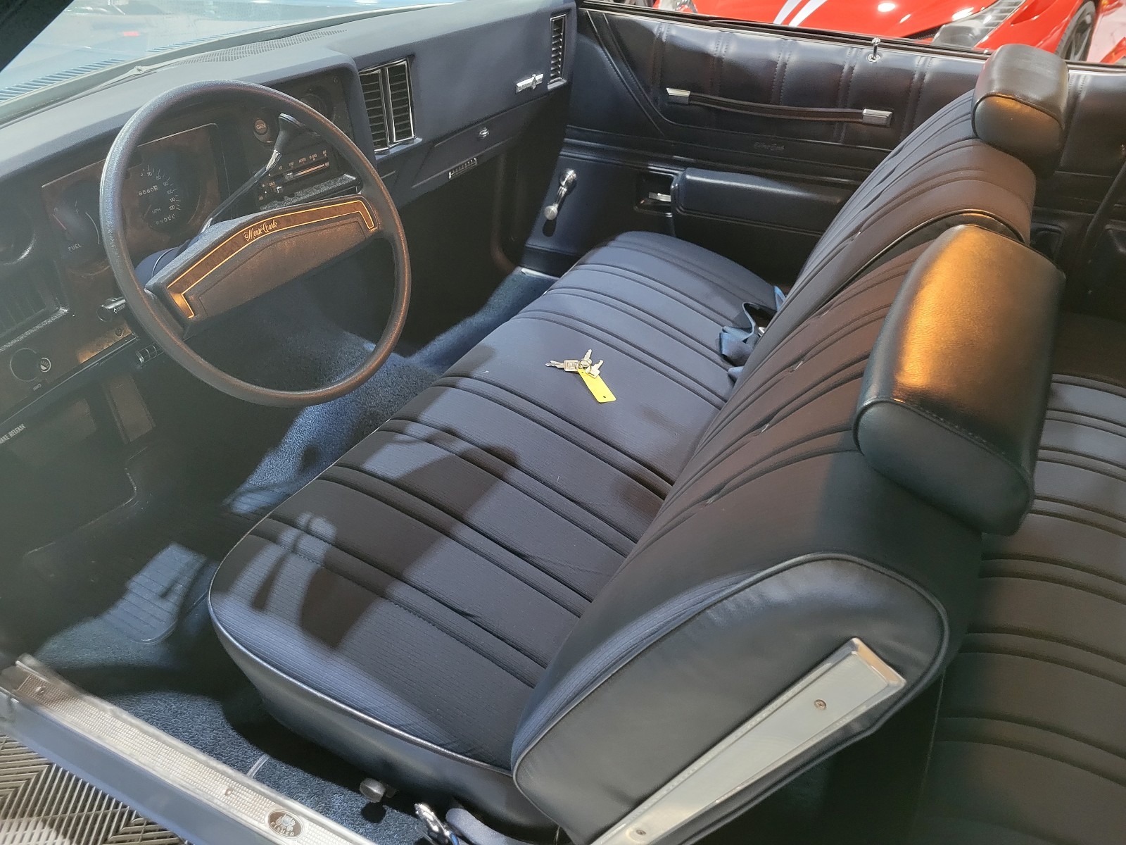 Chevrolet-Monte-Carlo-Coupe-1973-11