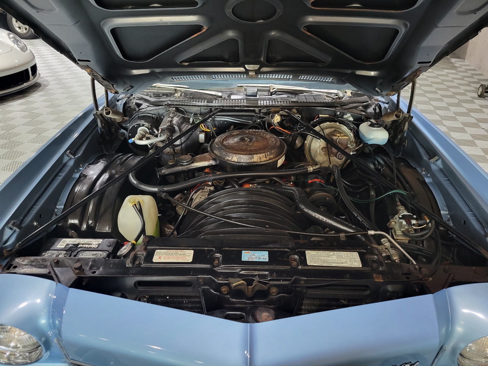 Chevrolet-Monte-Carlo-Coupe-1973-15