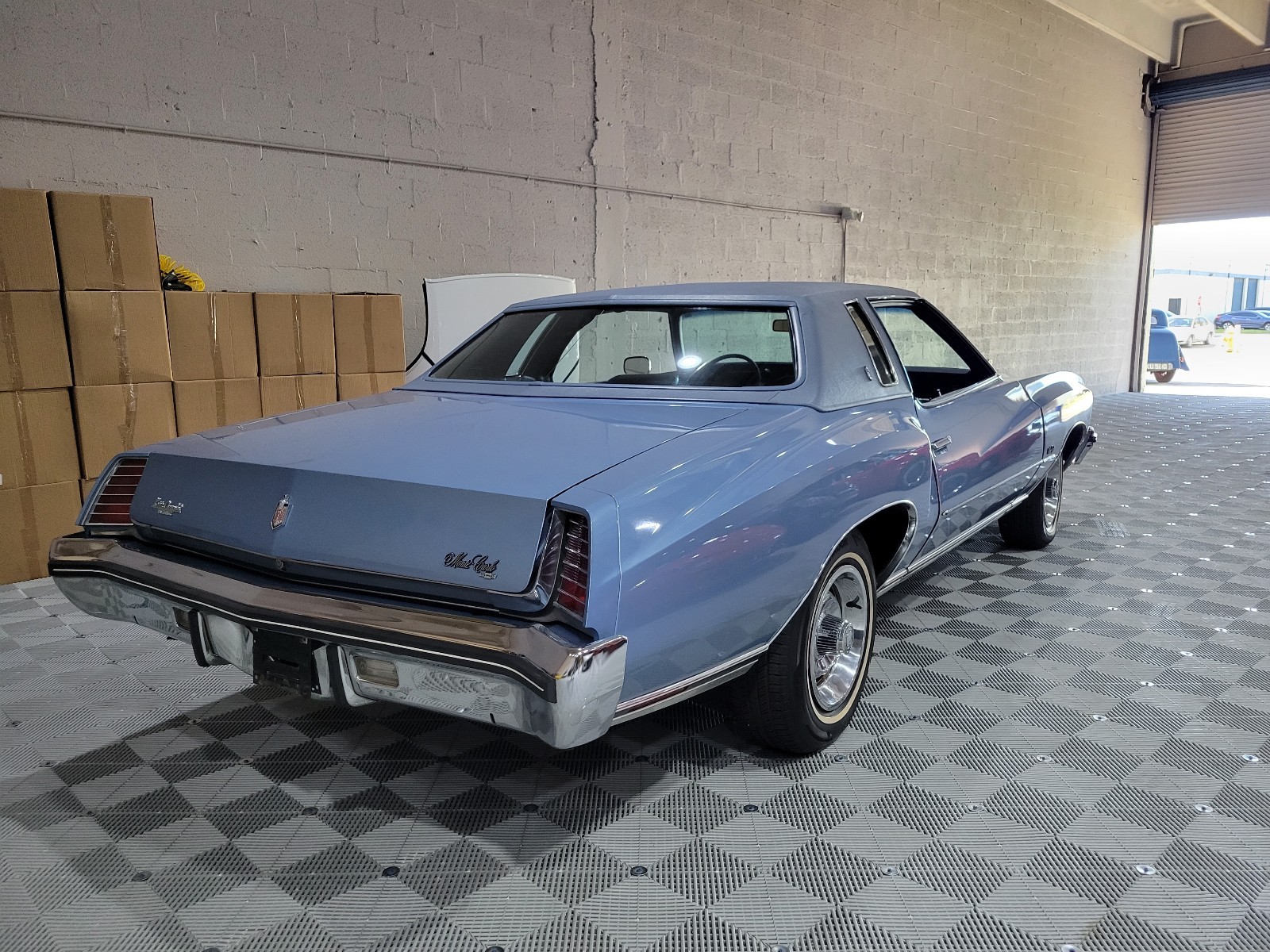 Chevrolet-Monte-Carlo-Coupe-1973-2