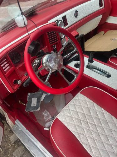 Chevrolet-Monte-carlo-1984-White-Red-2