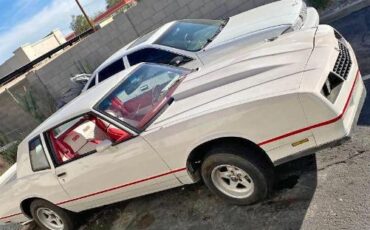 Chevrolet-Monte-carlo-1984-White-Red