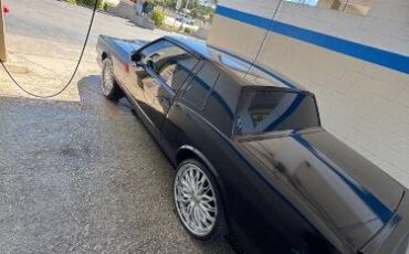 Chevrolet-Monte-carlo-1985-Black-2