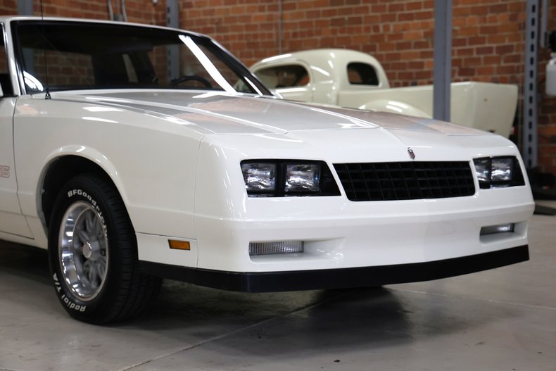 Chevrolet-Monte-carlo-1986-White-Burgundy-14