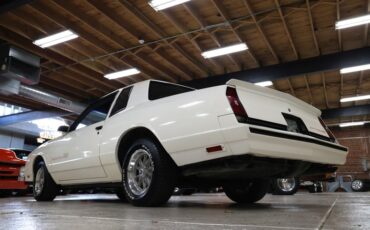 Chevrolet-Monte-carlo-1986-White-Burgundy-2