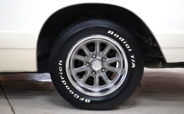 Chevrolet-Monte-carlo-1986-White-Burgundy-21