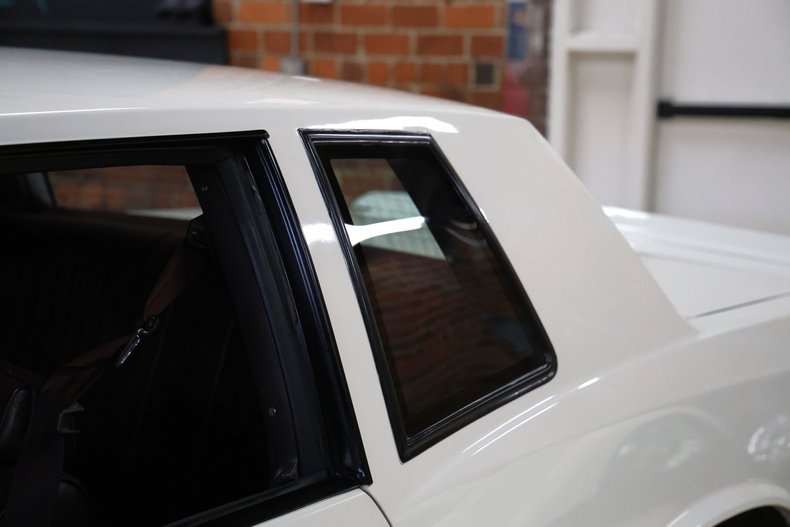 Chevrolet-Monte-carlo-1986-White-Burgundy-25